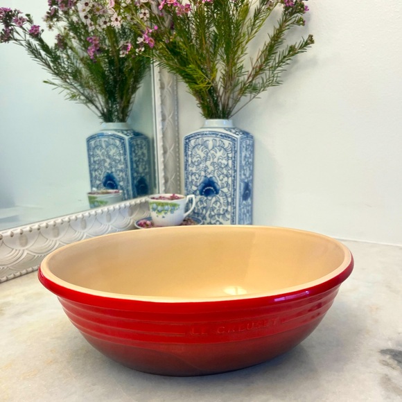 Le Creuset; Oval Serving Bowl, Cerise - Picture 1 of 6